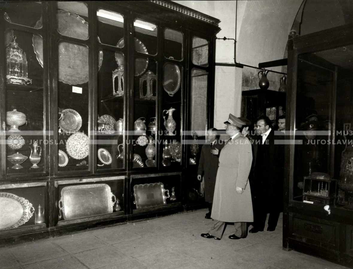 1954_027_114