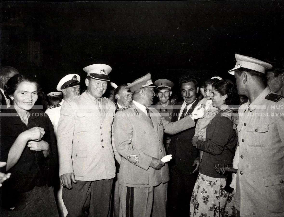 1953_023_070