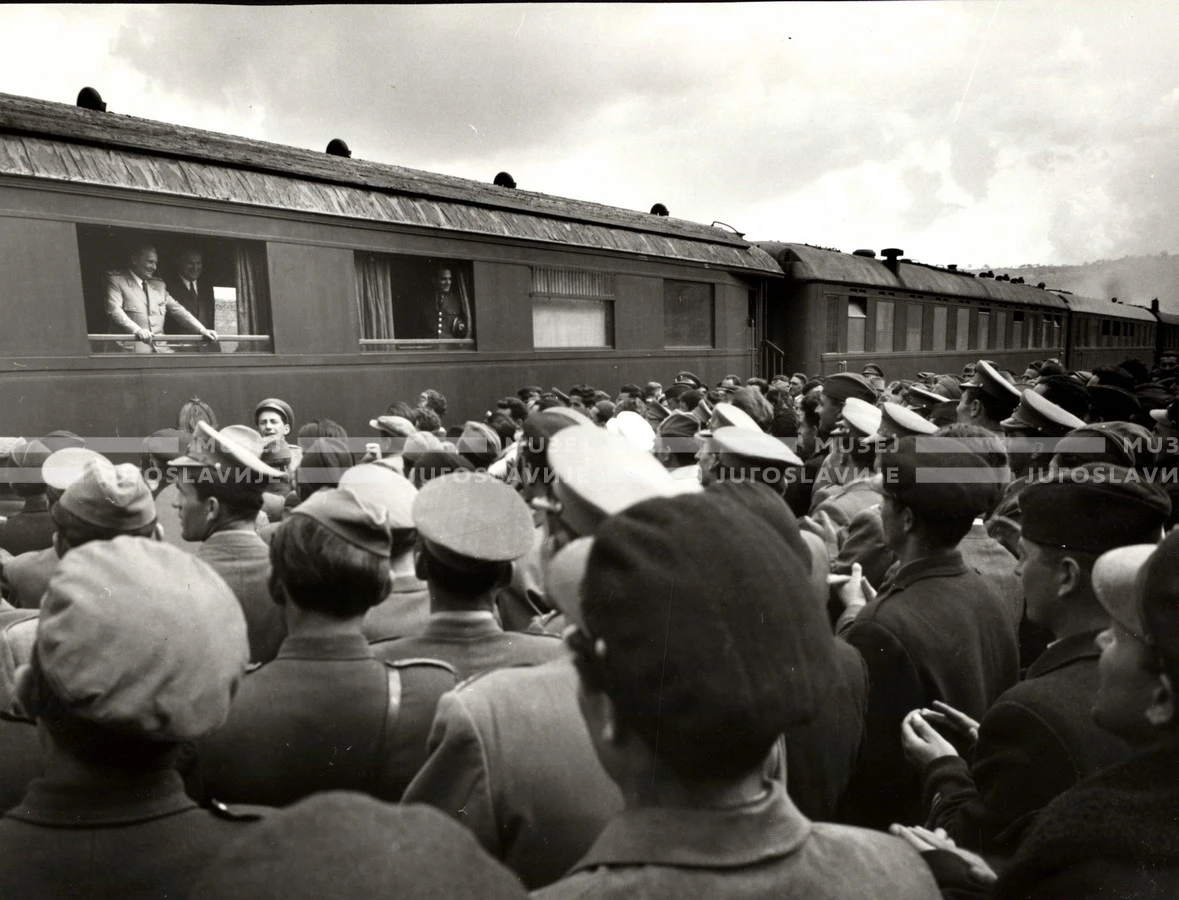 1954_027_183