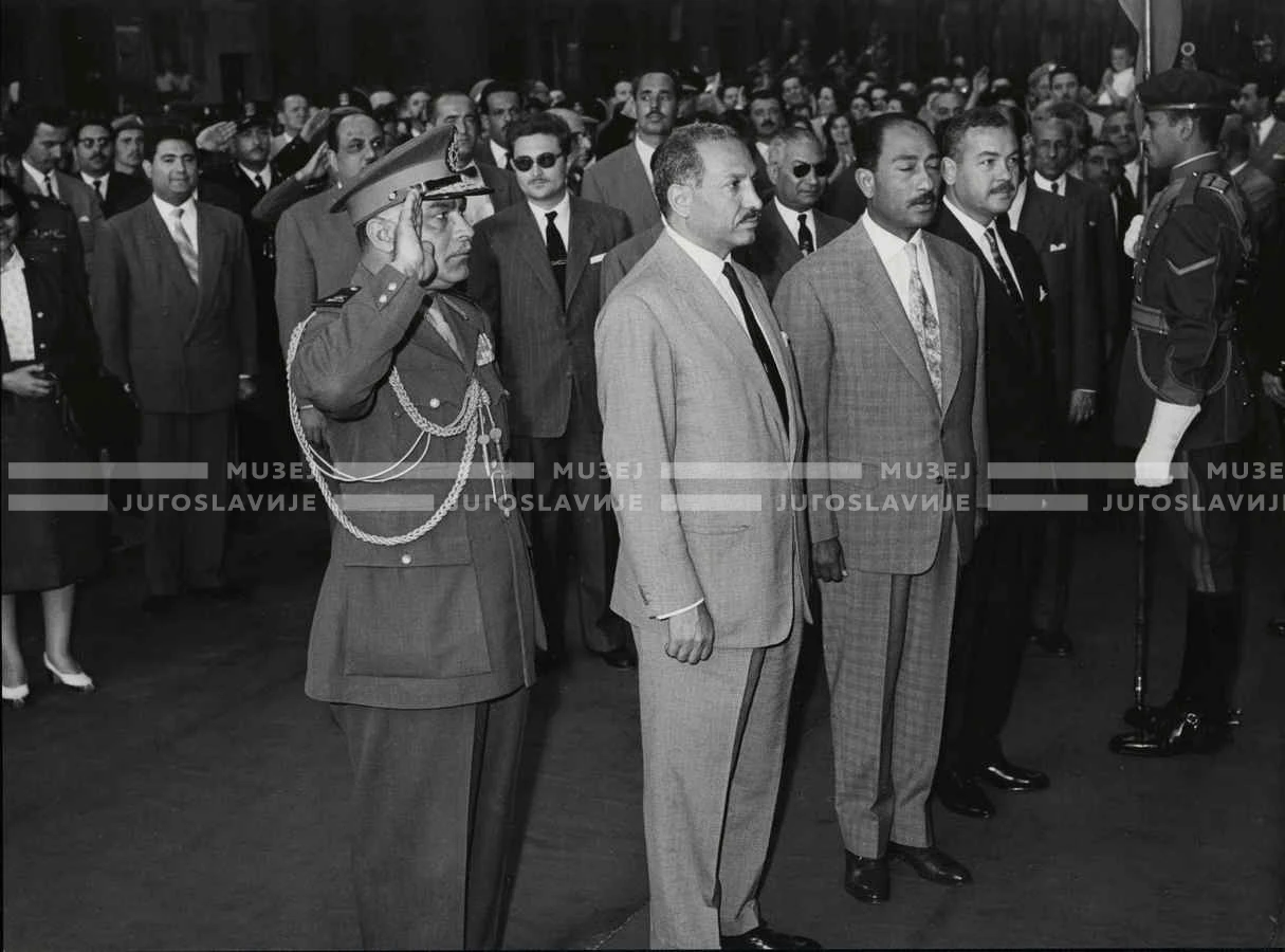 1961_165_087