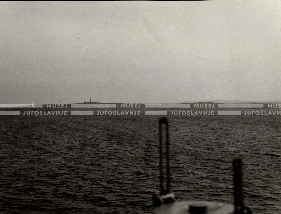 1954_027_008