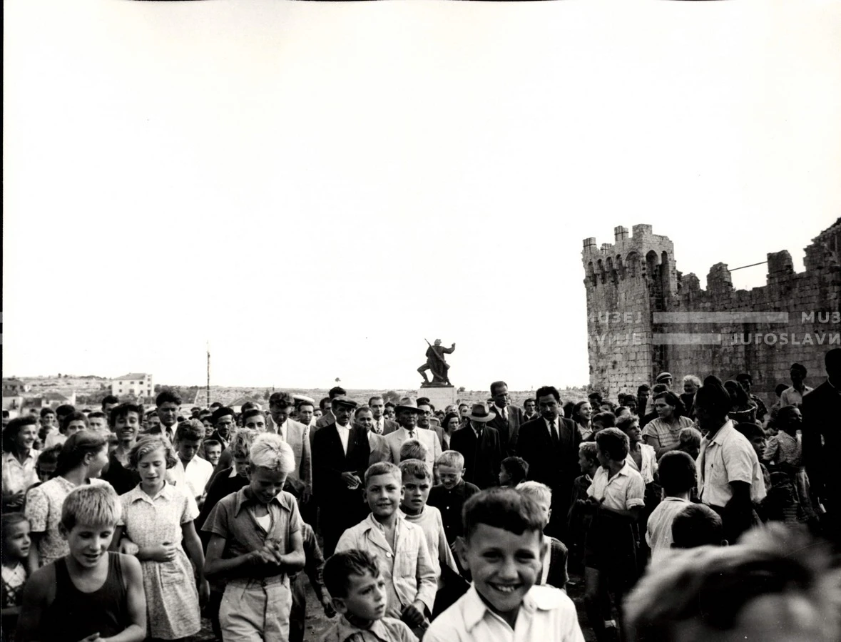 1953_023_073