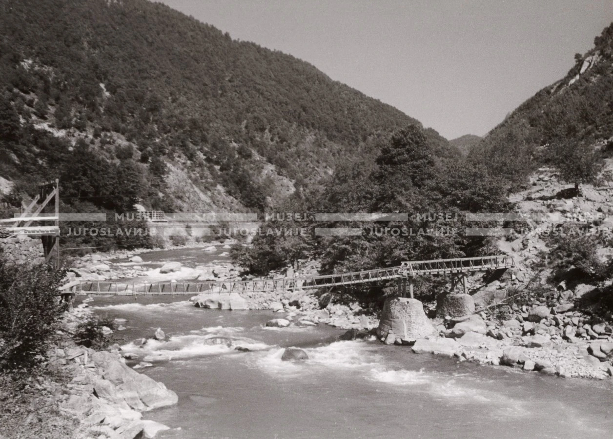 1951_011_072