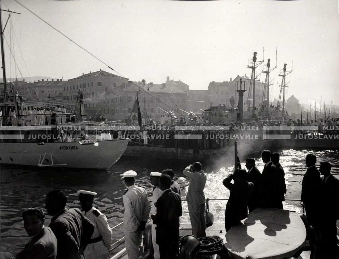 1953_023_046