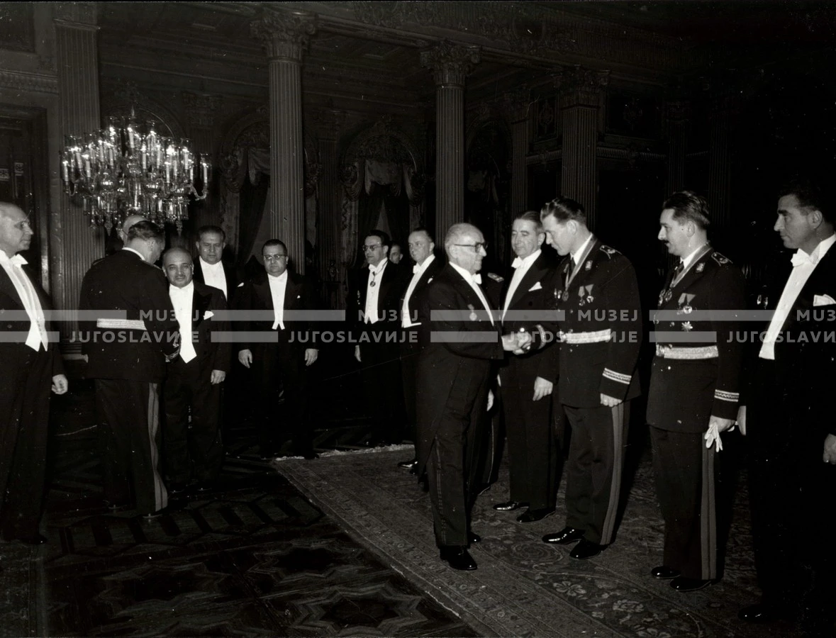 1954_027_140