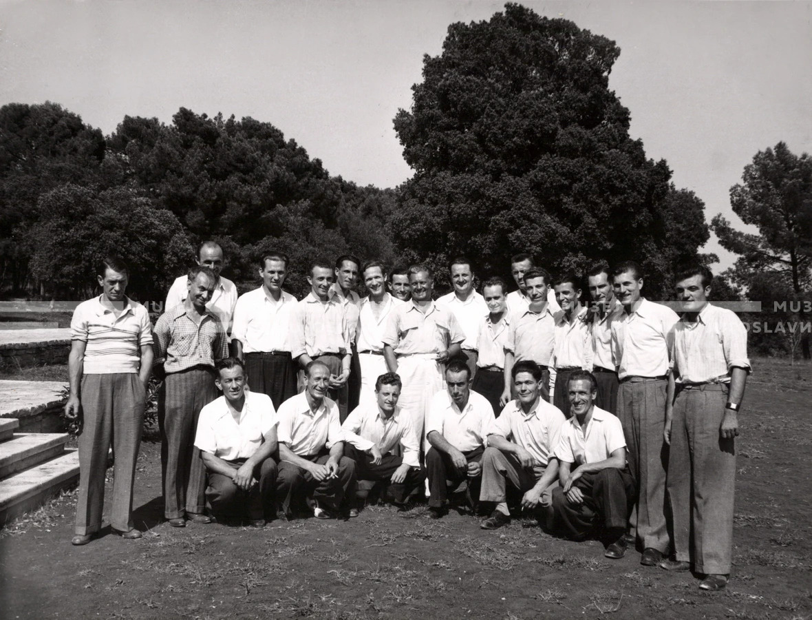 1949_003_146