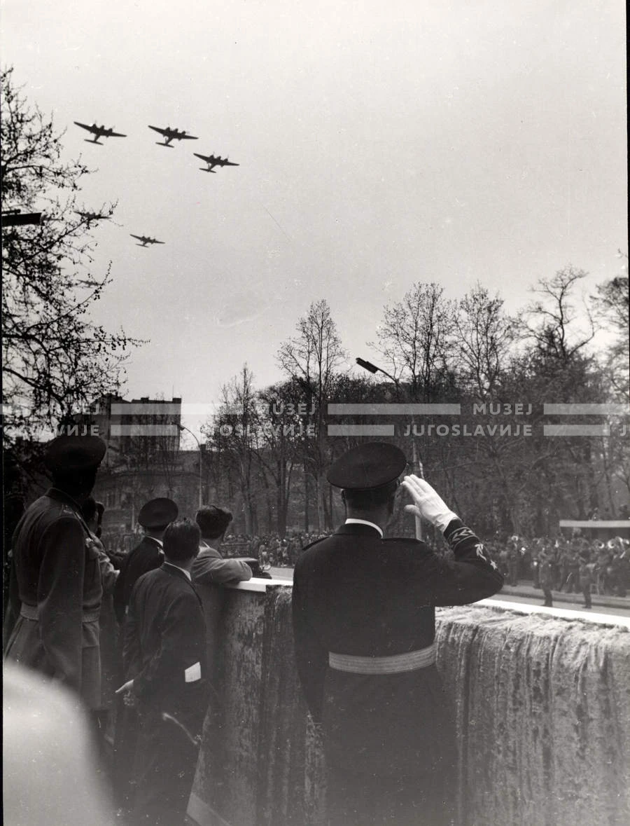 1954_028_046