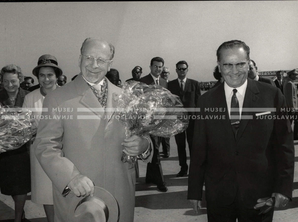 1964_252_030