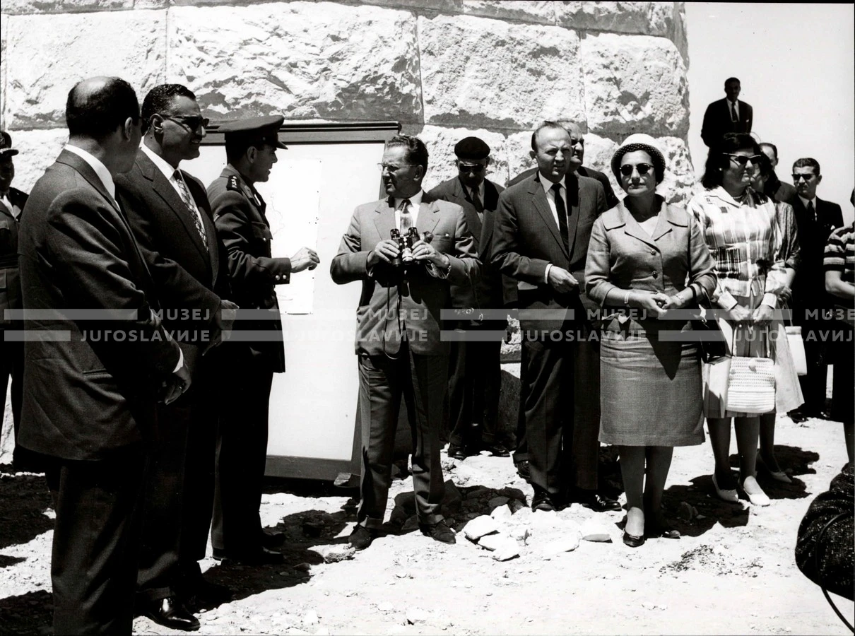 1961_164_076