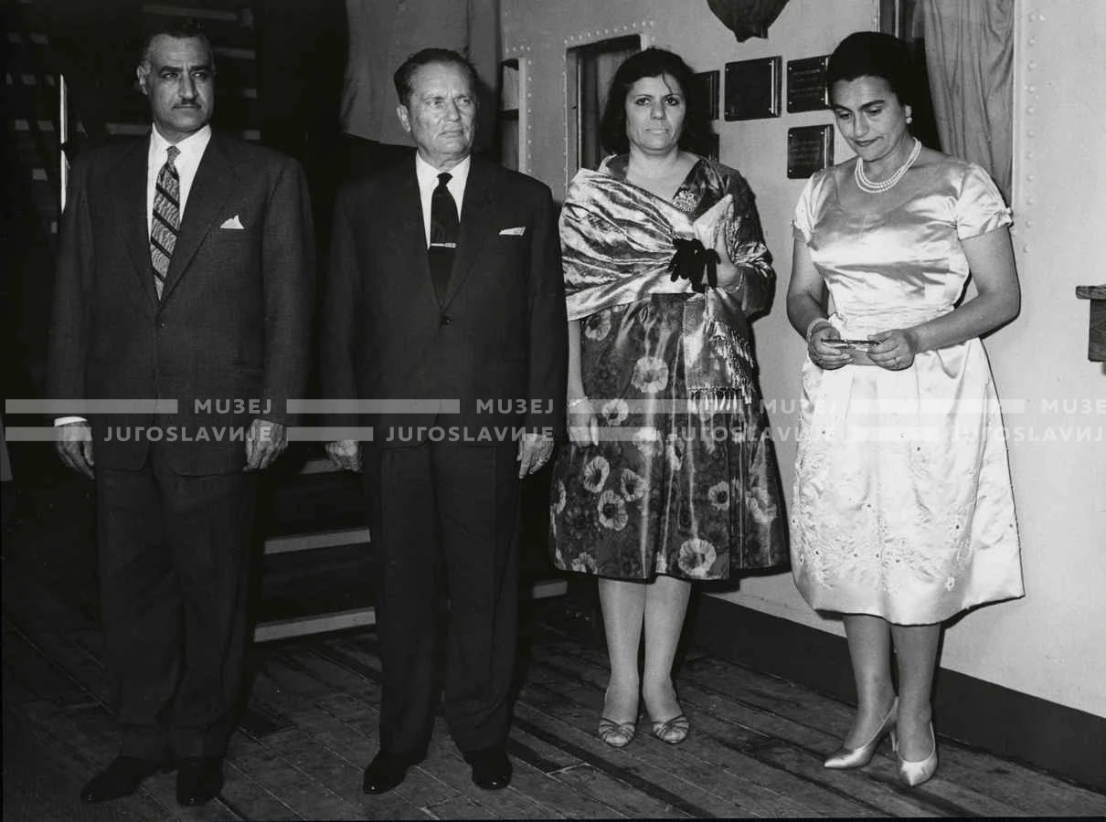 1961_165_146
