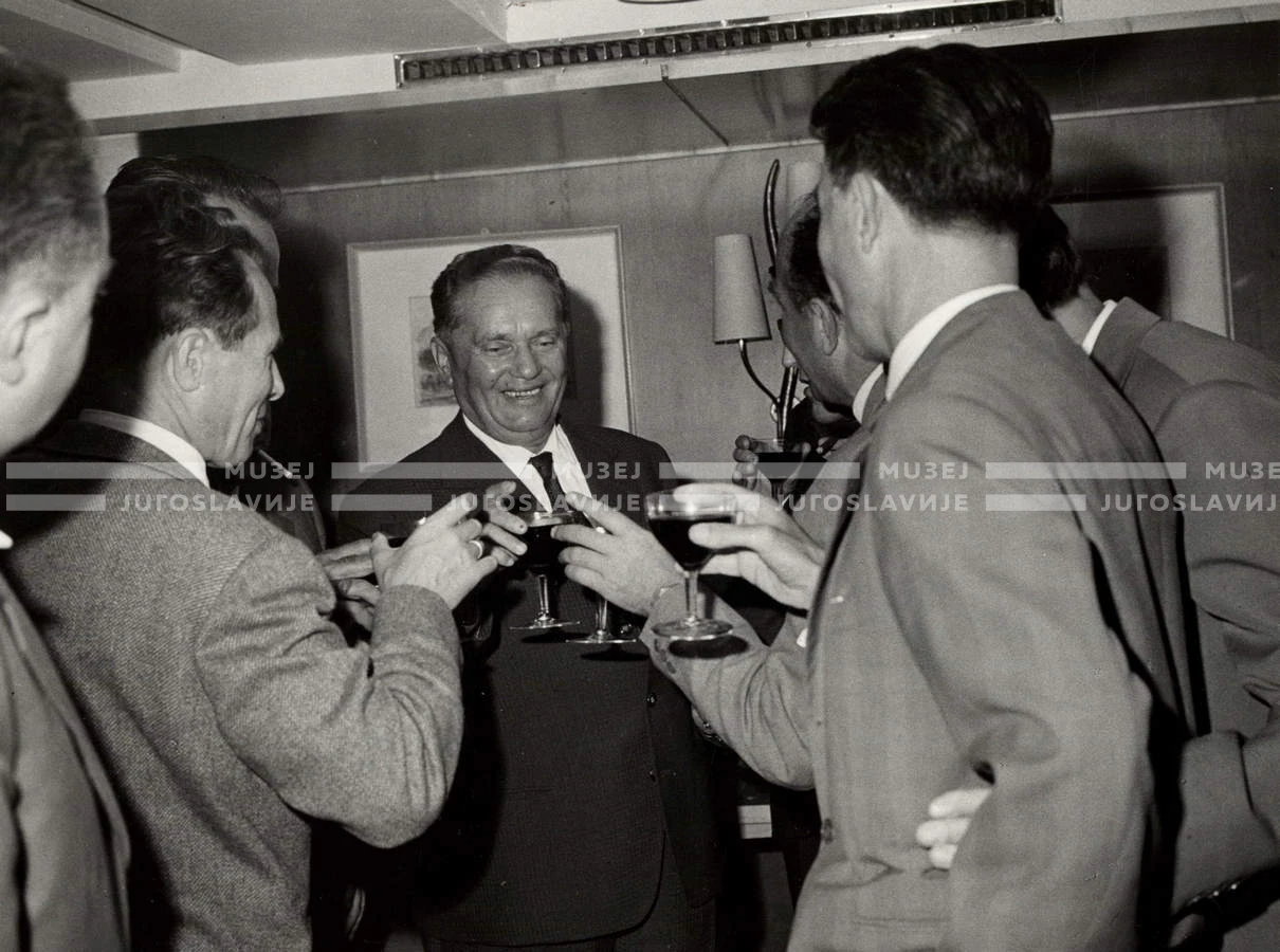 1961_166_032