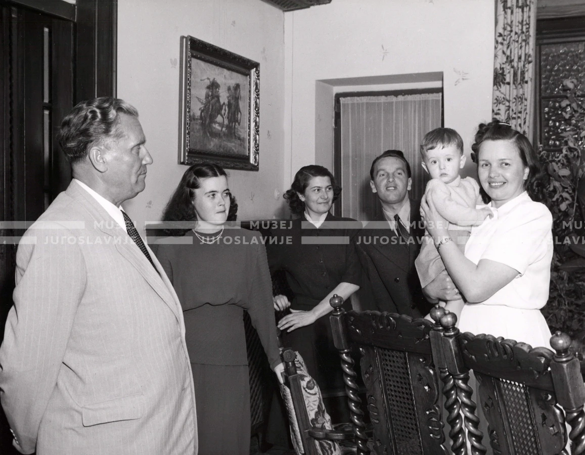 1949_003_100