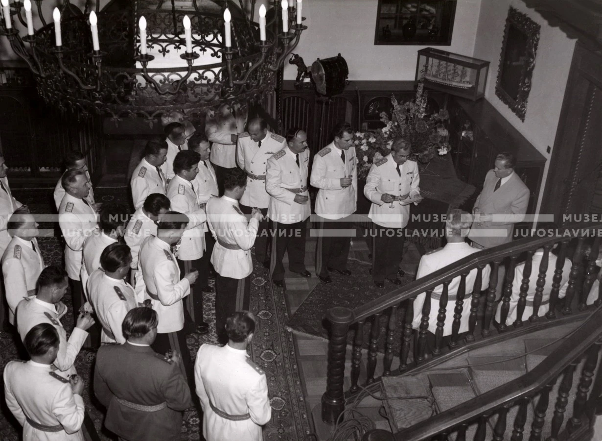 1951_009_090