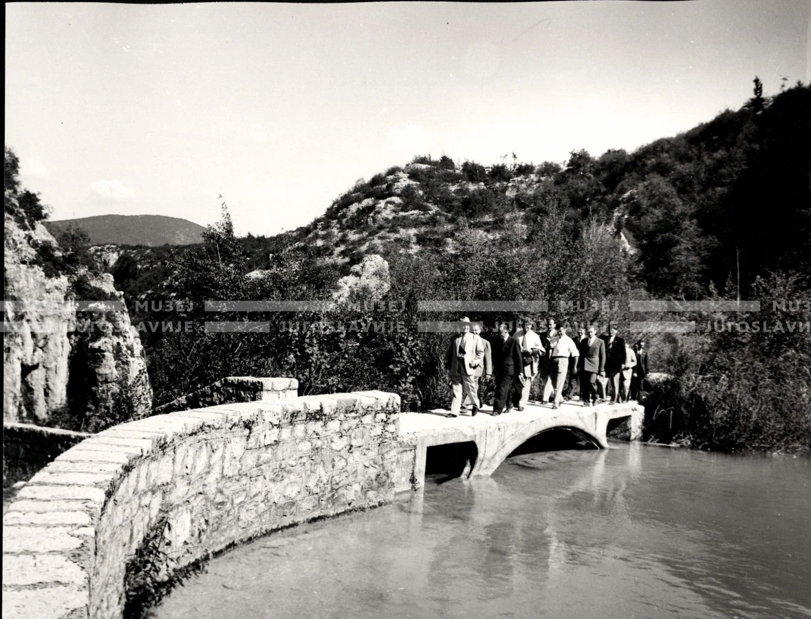 1953_023_093