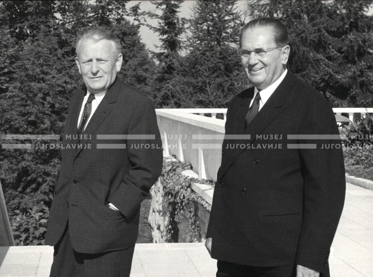 1964_252_204
