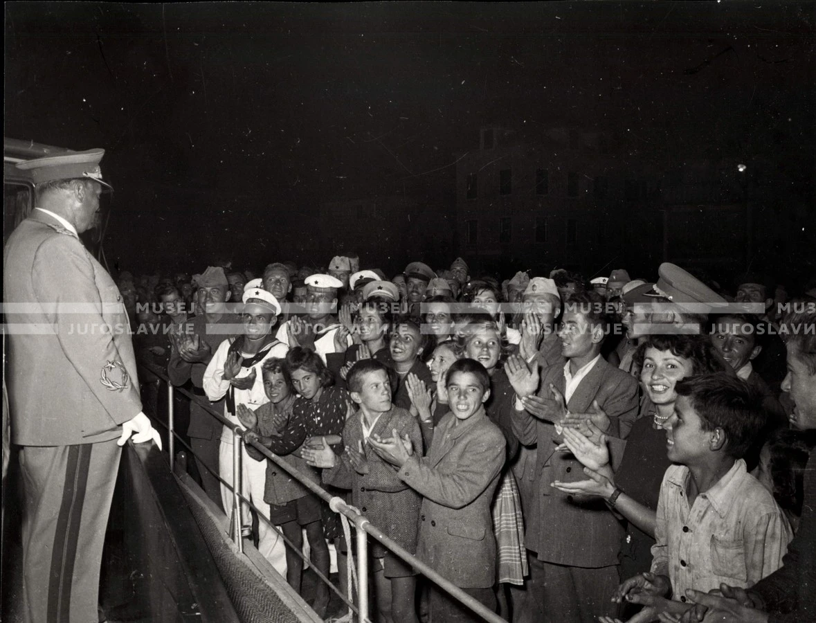 1953_023_069