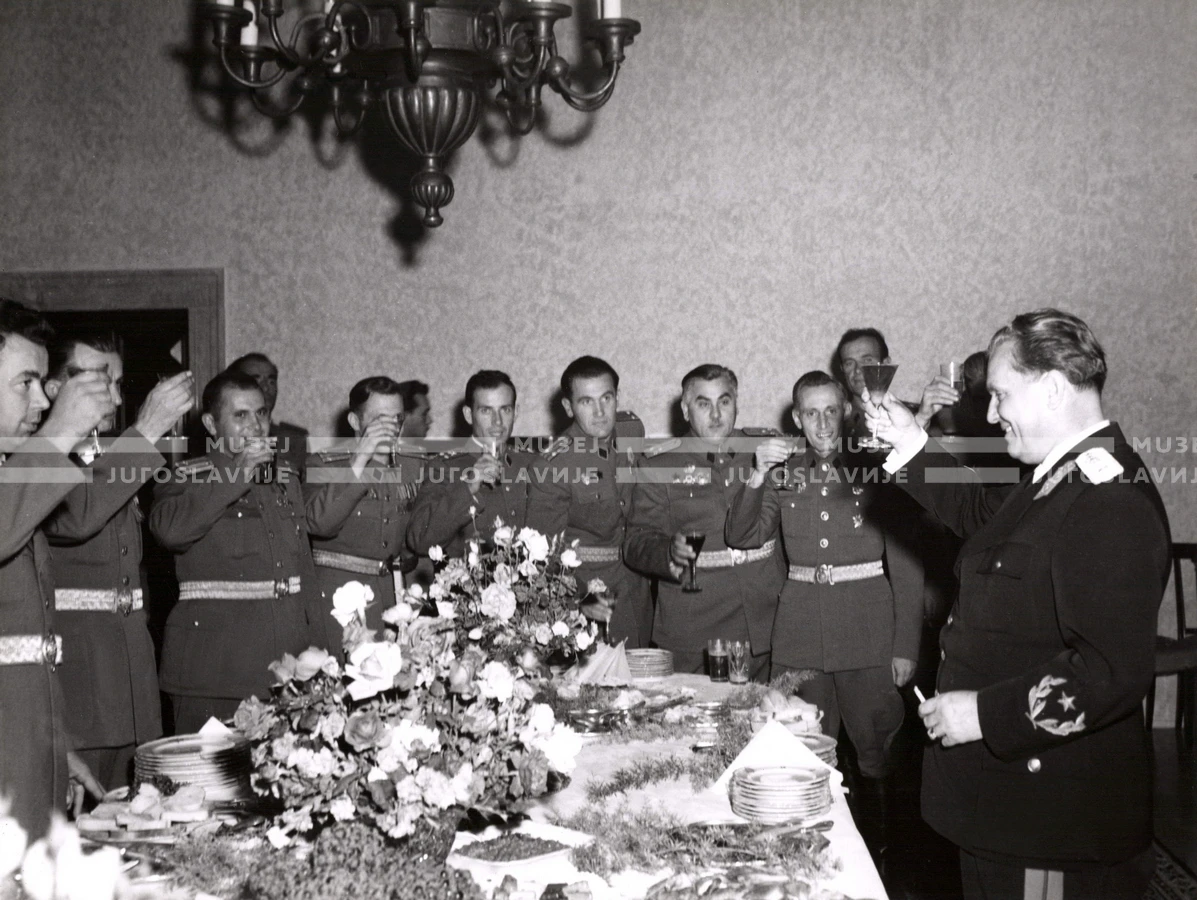 1948-49_002_004