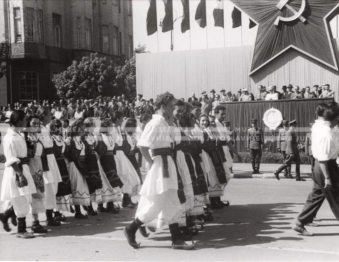 1949_003_046