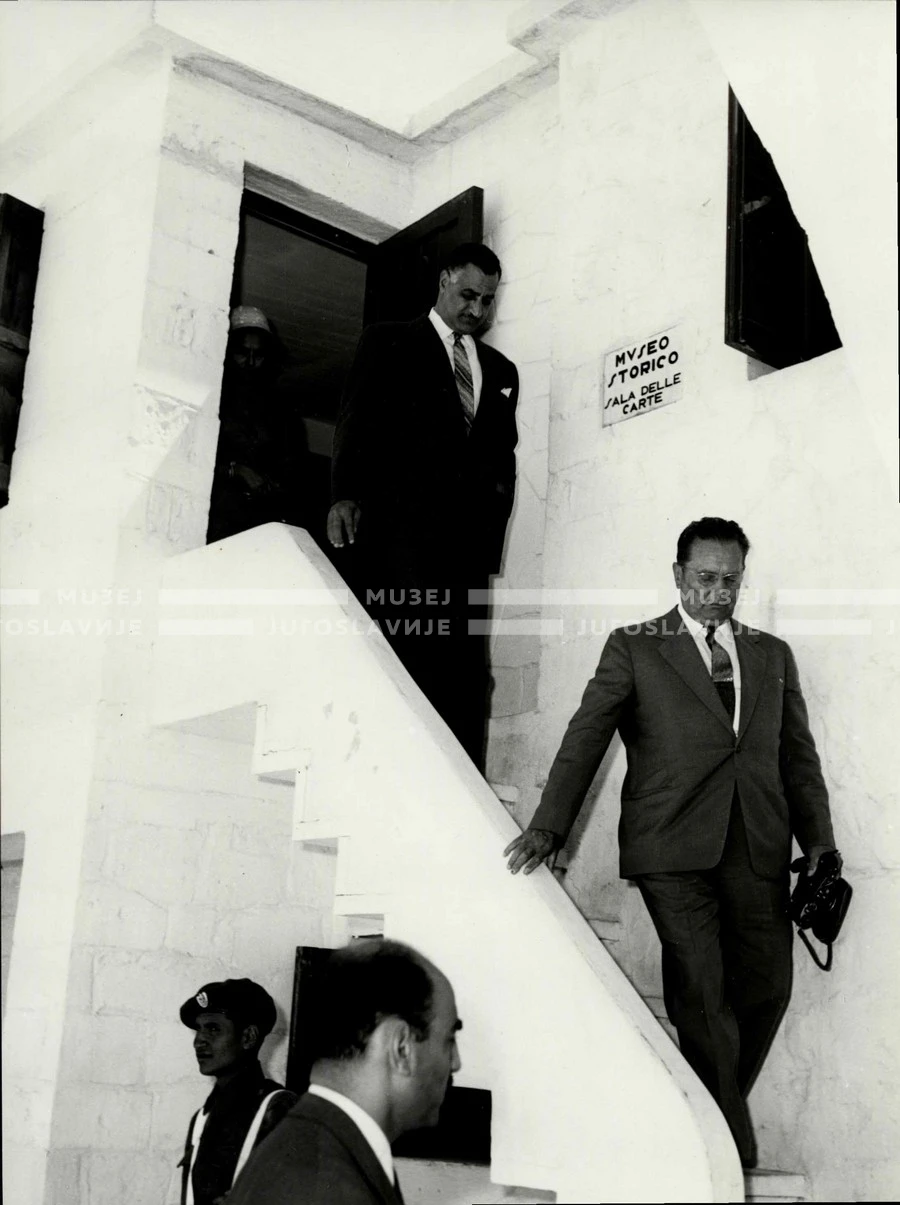 1961_164_082
