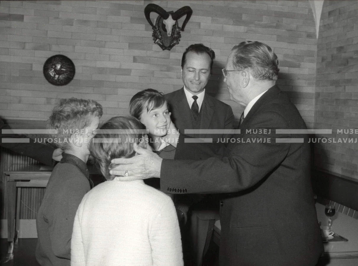 1964_252_190