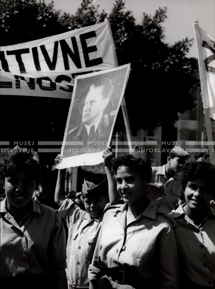 1961_164_032