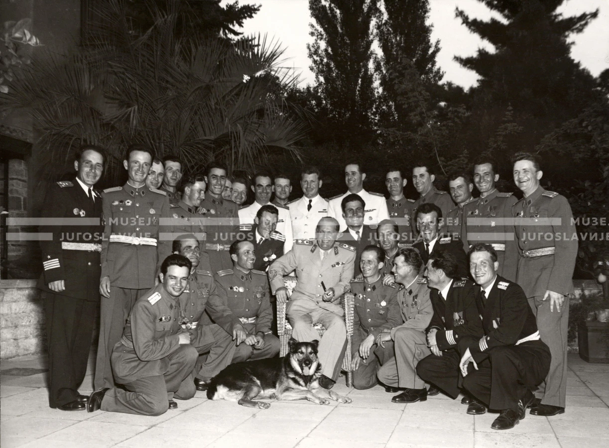 1952_014_010