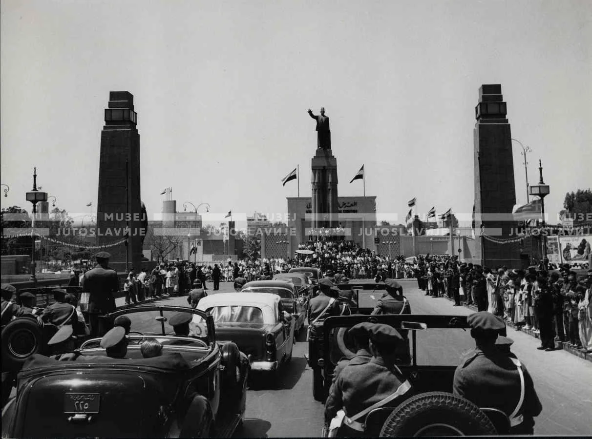 1961_165_005