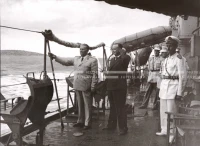 1951_010_051