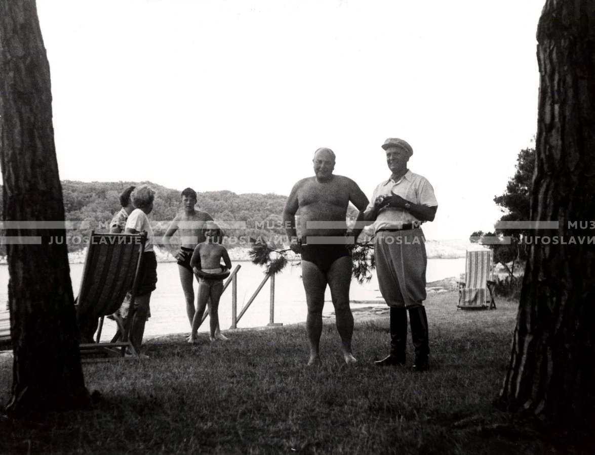 1950_007_097