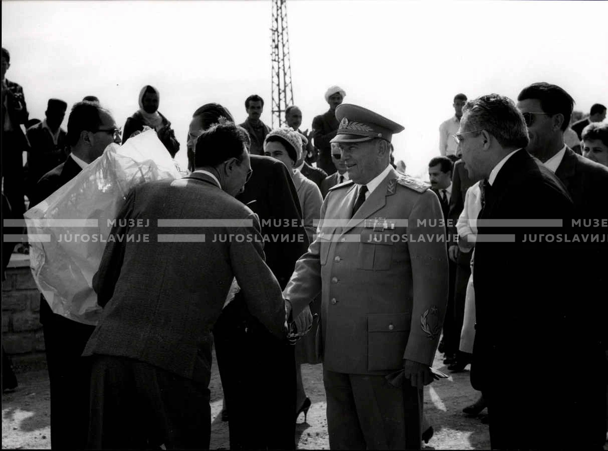 1961_163_105