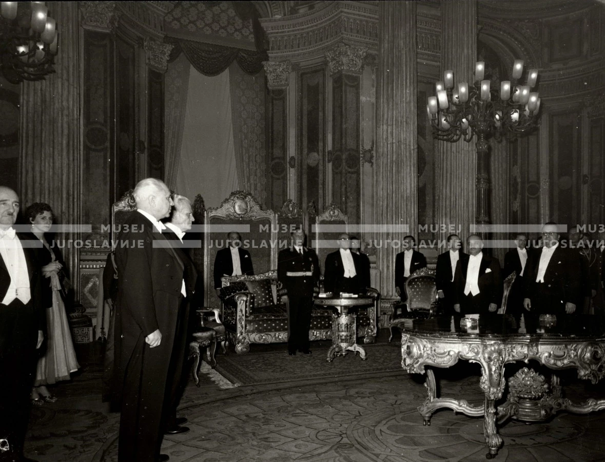 1954_027_142