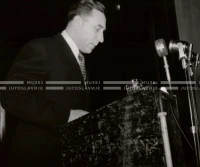 1951_012_093