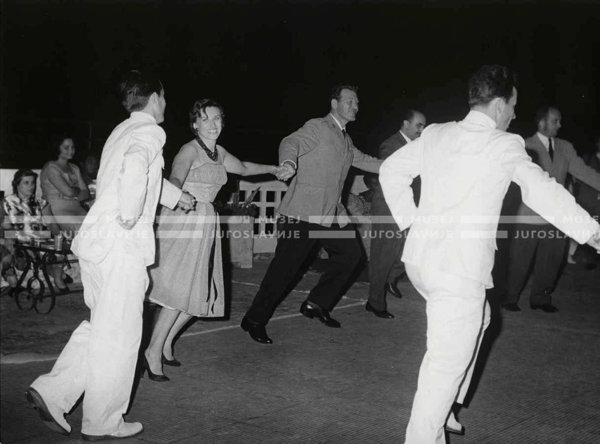 1961_157_143