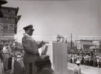 1951_010_032