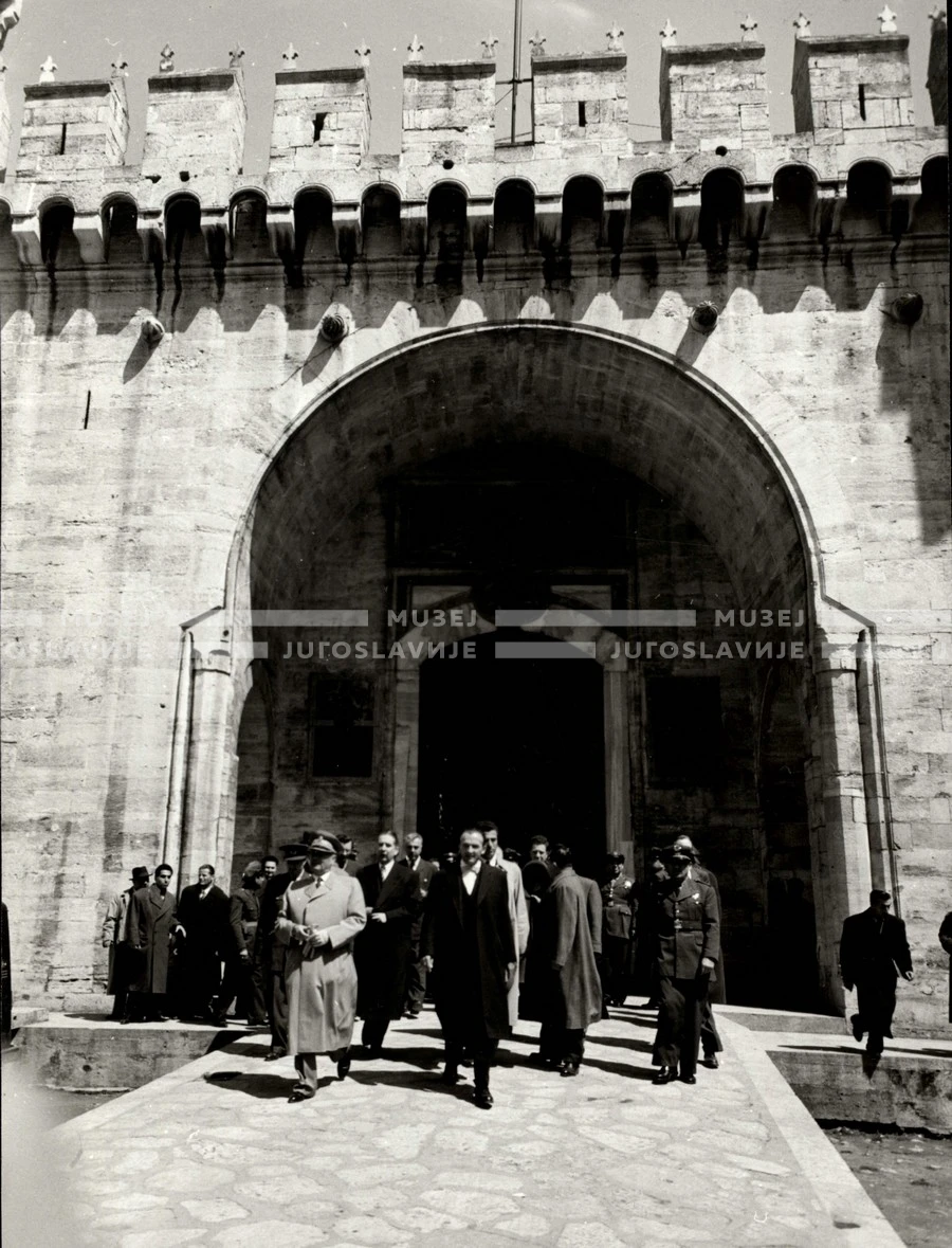 1954_027_120