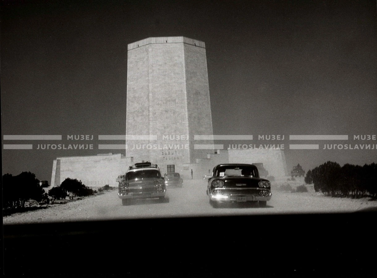 1961_164_085