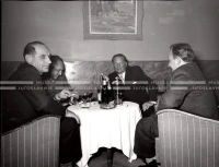 1953_025_054