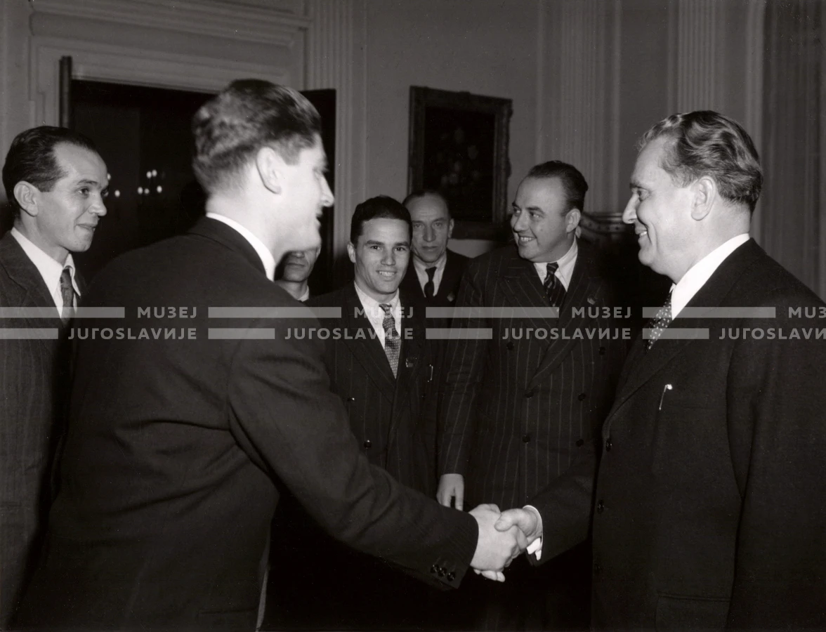 1949_004_115