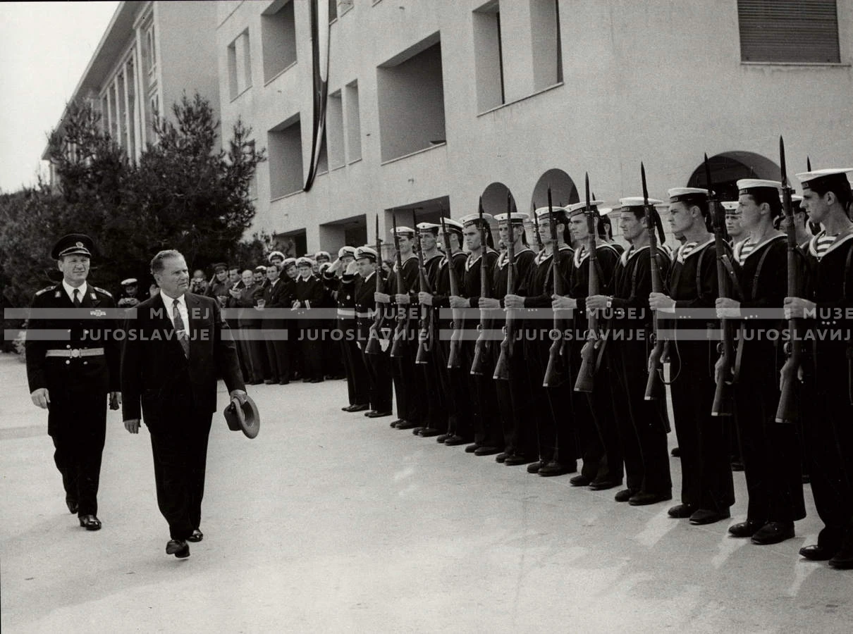 1961_166_107