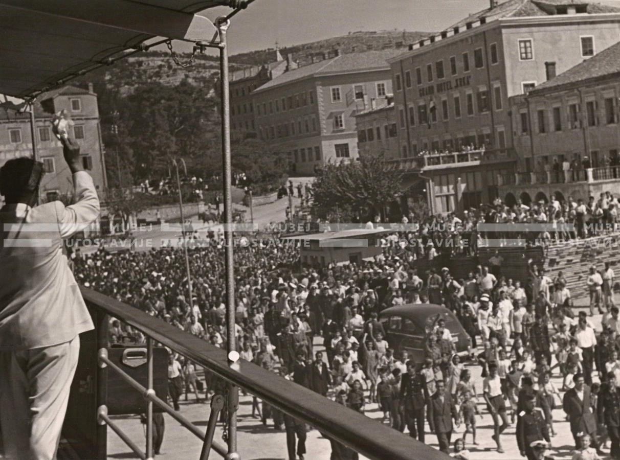 1948_001_122