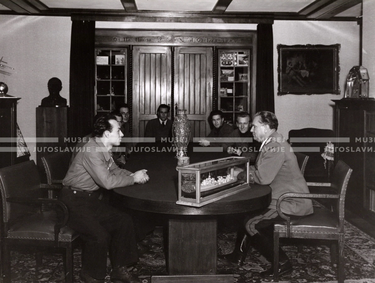 1948-49_002_044