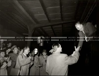 1954_027_185