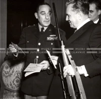 1952_013_019