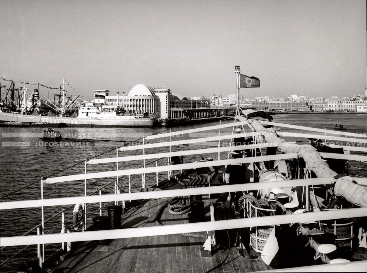 1961_164_012