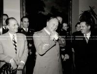 1954_028_107