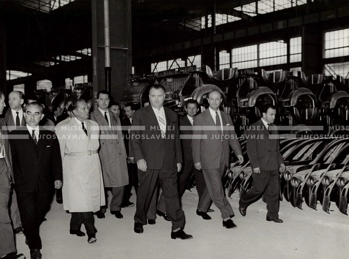 1961_169_033