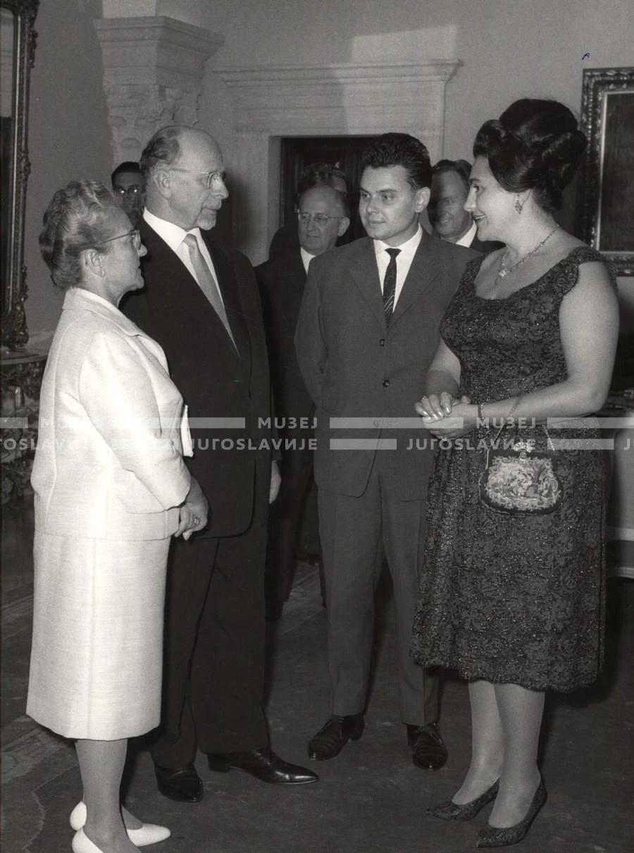 1964_252_056