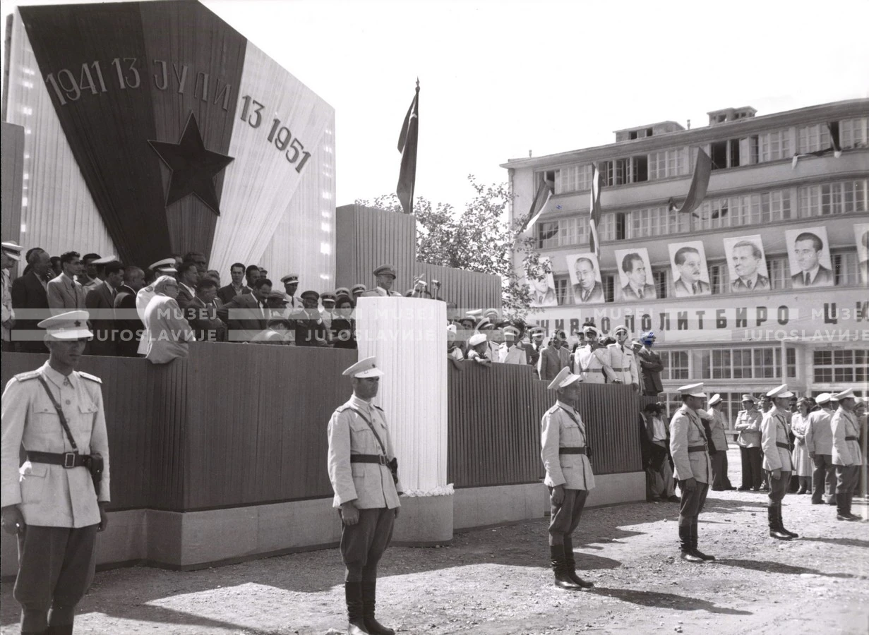 1951_010_027