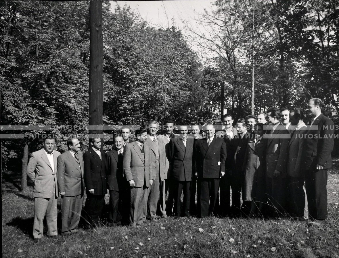 1953_024_074