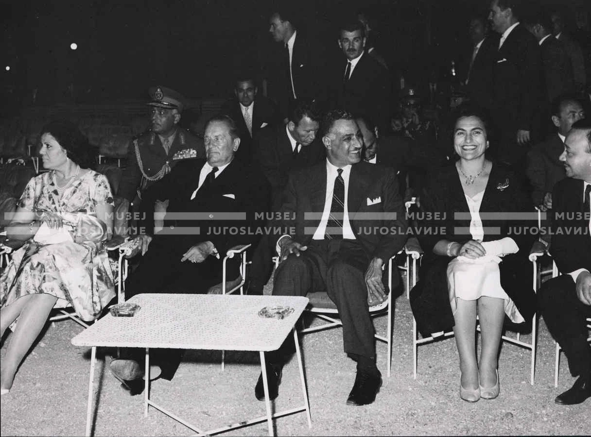 1961_165_068